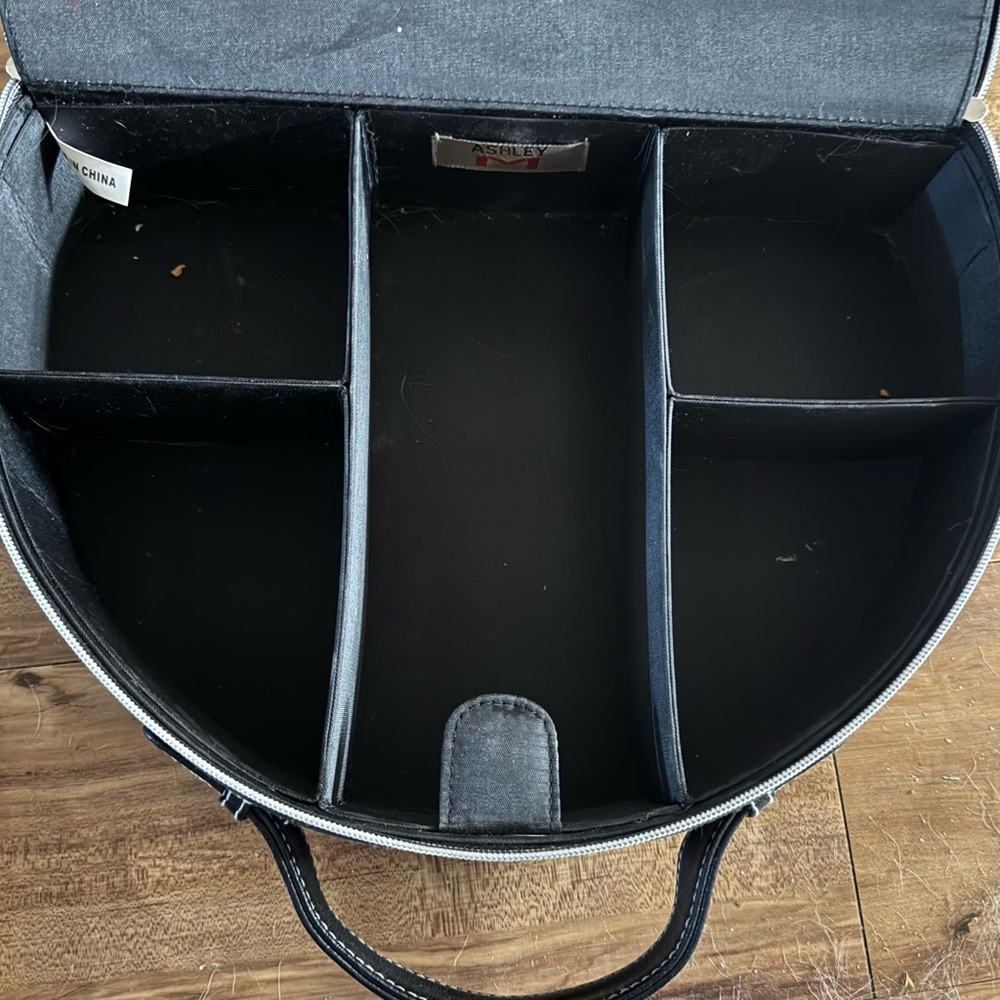 Elvis Makeup Case - image 5